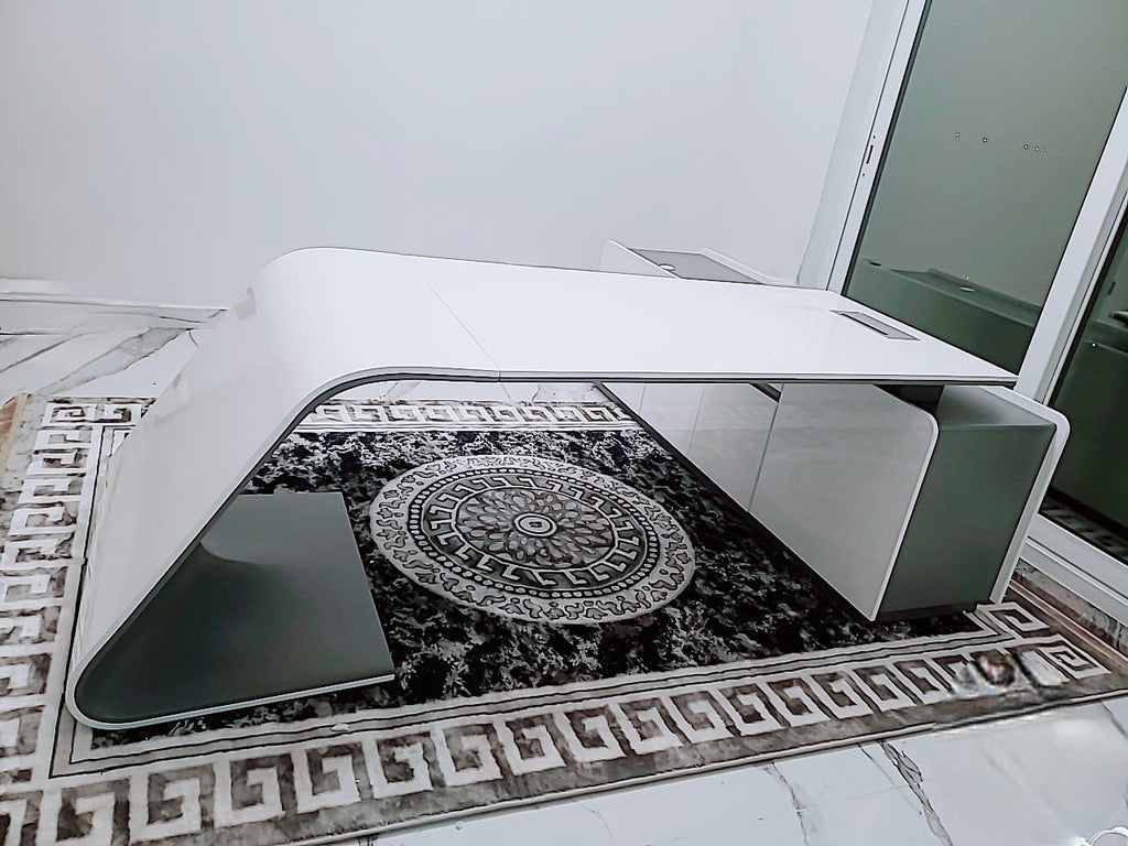 Big Boss Super Glossy Table